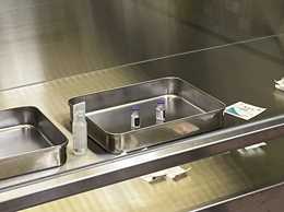 ワクチン分注作業1